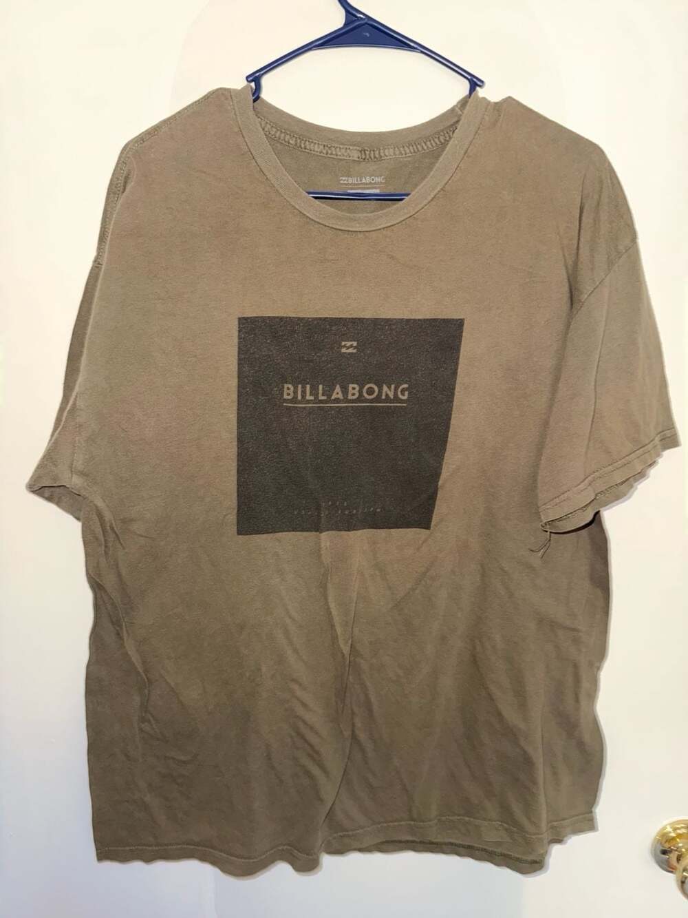 Billabong Men's Square Logo Graphic Olive Green T-Shirt